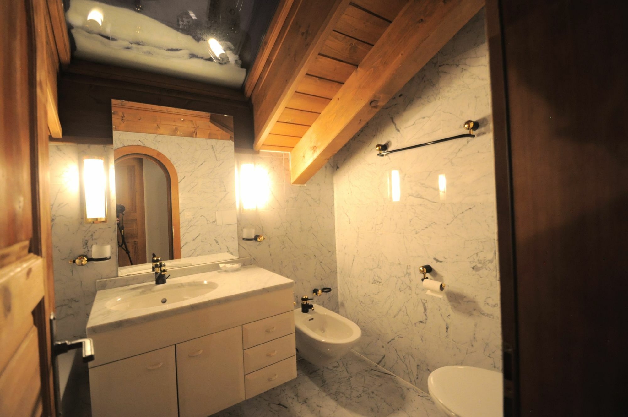 Haus Tiefbach - Apartment Cervino Zermatt Exteriér fotografie